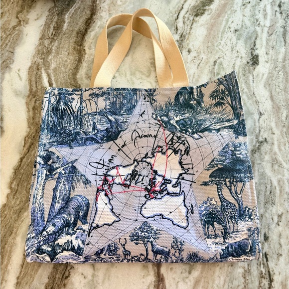 Dior Around the World Raffia Tote Set. Includes Le Baum & LipGlow New SEALED GWP - Picture 3 of 15